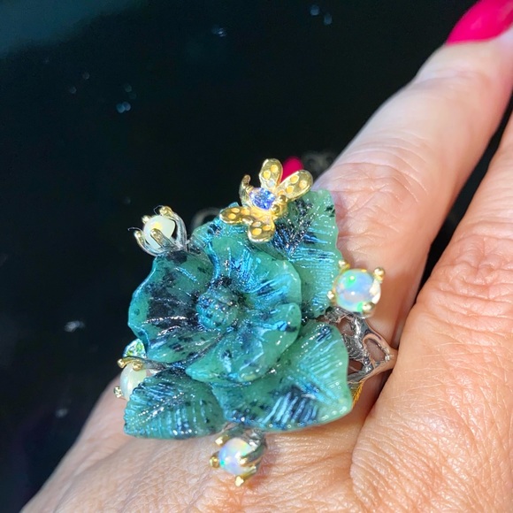 Luxurious Genuine Ruby Zoisite Ring with Gems - Picture 12 of 17